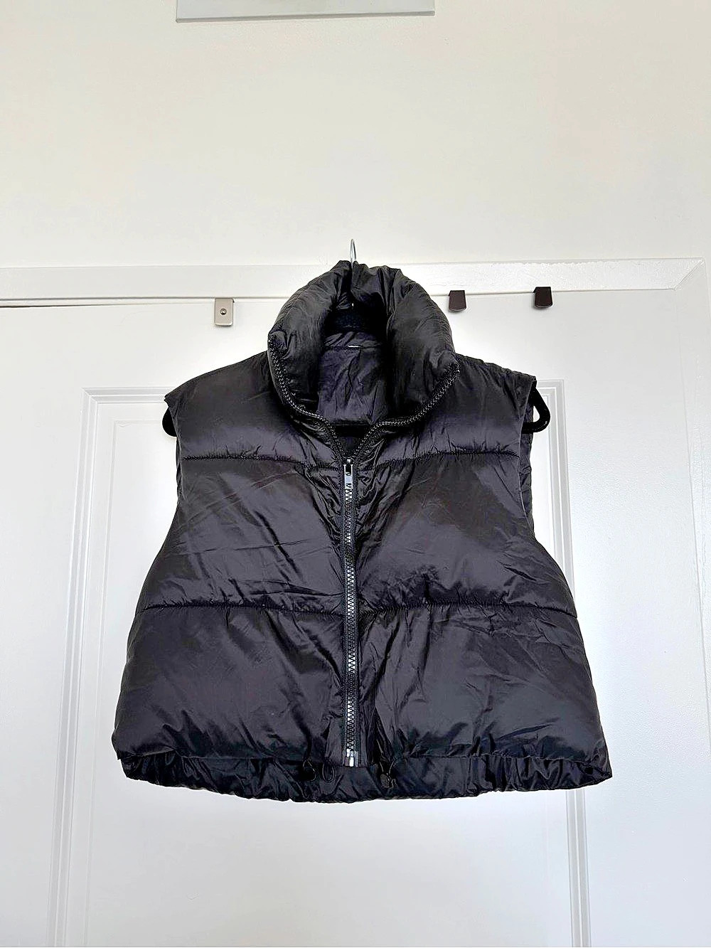 Cropped Black Hooded Puffer Vest